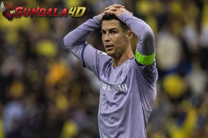 Cristiano Ronaldo Dikejar Sial, Puasa Gelar Lalu Dibekap Cedera