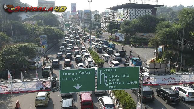 Heboh di Medsos Jalur Puncak Padat, Ini Kata Polisi