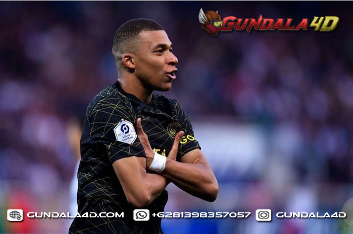 Pelatih Real Madrid, Carlo Ancelotti, telah menutup kemungkinan Kylian Mbappe datang ke Santiago Bernabeu pada musim panas ini. Saga transfer Kylian Mbappe terus menghiasi pemberitaan media massa di sepanjang musim panas 2023