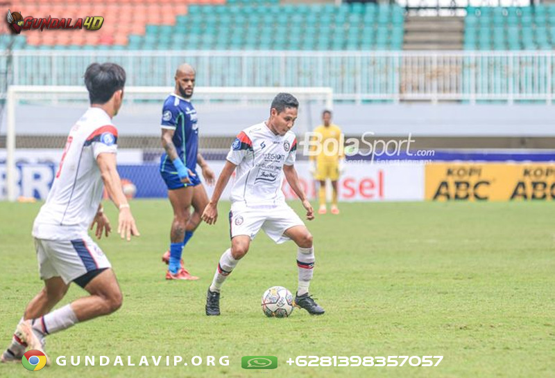 Lama tak dimainkan di skuad Arema FC, jadikan publik makin percaya Evan Dimas Darmono akan putuskan untuk pensiun dini dari dunia sepak bola.