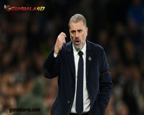 Juru racik taktik Tottenham Hotspur, Ange Postecoglou, berhasil mengukir rekor dalam urusan poin terbanyak yang diperoleh seorang pelatih