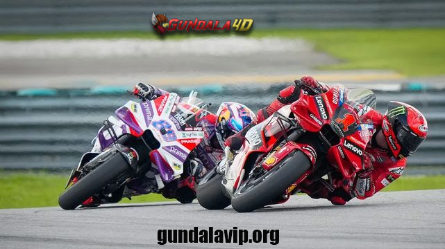 Duel sengit antara dua pembalap yang sedang bersaing dalam perburuan gelar yaitu Francesco Bagnaia (Ducati Lenovo) dan Jorge Martin 