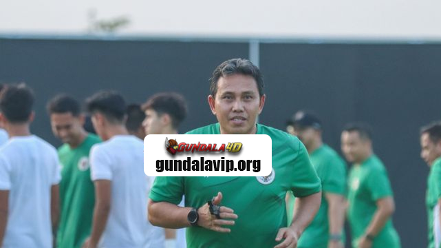 Pelatih timnas U-17 Indonesia, Bima Sakti, memuji semangat juang Amar Rayhan Brkic.Amar harus menahan rasa kecewa setelah gagal debut di laga