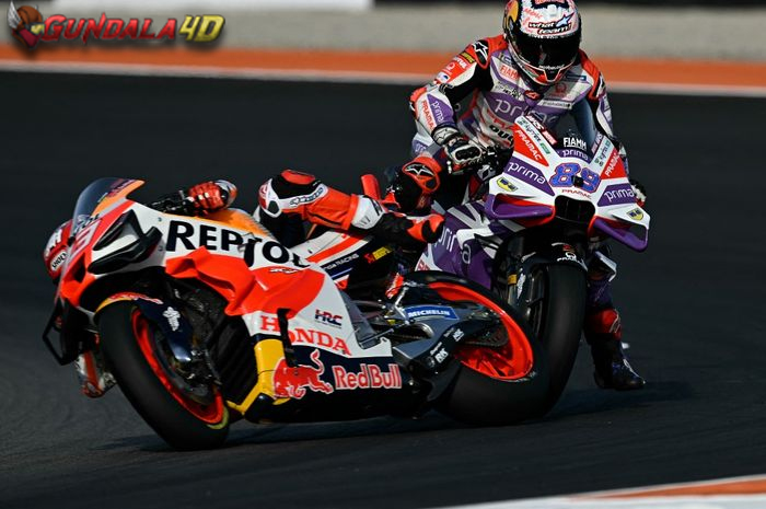 Pembalap Repsol Honda, Marc Marquez, terlibat dalam dua kecelakaan yang berbeda pada balapan seri terakhir, MotoGP Valencia 2023