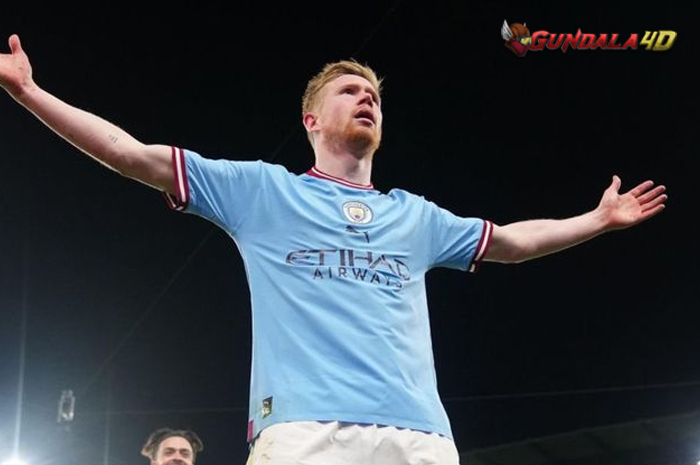 Playmaker sekaligus pelayan Erling Haaland, Kevin De Bruyne, tengah galau saat ditanya kapan kembali memperkuat Man City.Kevin De Bruyne telah