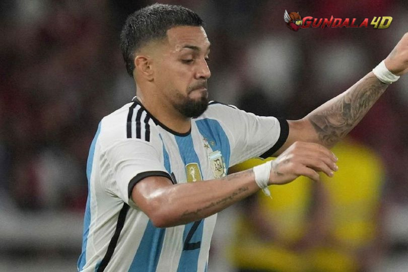 Bek Timnas Argentina Ini Masuk Daftar Belanja Manchester United