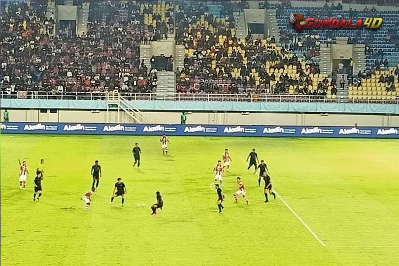 Persis Solo berhasil mengalahkan Madura United dengan skor 3-2 pada laga tunda pekan ke-21 Liga 1 2023/2024 di Stadion Manahan.