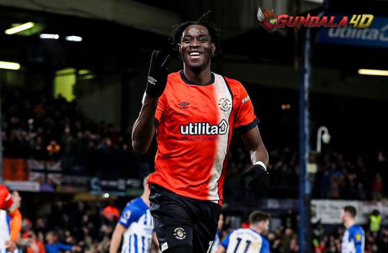 Baru Cetak Hatrrick, Striker Luton Town ini Ternyata Punya Nama Unik dengan 7 Suku Kata