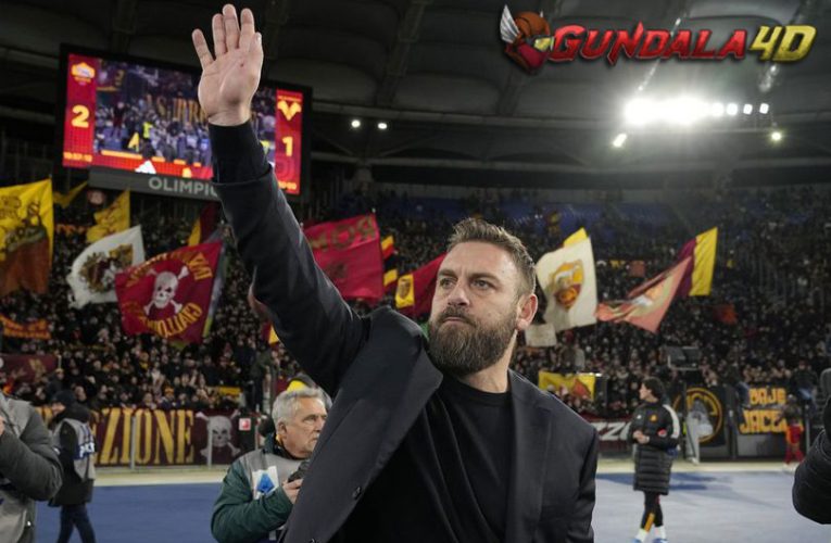 Daniele De Rossi Membuang 3-5-2 Warisan Jose Mourinho di AS Roma