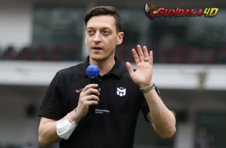 Soal Kartu Biru, Mesut Ozil Senggol Atletico Madrid: Bakal Main dengan 6 Pemain Dong