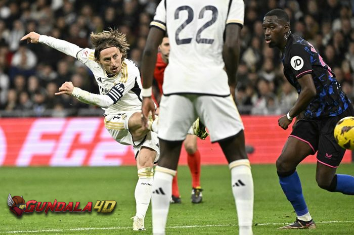 Hasil Liga Spanyol – Real Madrid Hajar Sevilla, Tembakan Super Luka Modric Taklukkan Sergio Ramos dkk