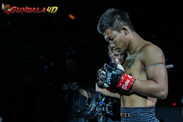 ONE Championship – Rodtang Bagikan Momen Beli Takjil dan Buka Bareng Keluarga di Bulan Ramadan