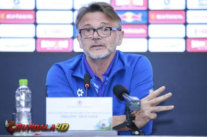 Di Hadapan Pemerintah Vietnam, Philippe Troussier Sebut Menang Lawan Timnas Indonesia Sulit