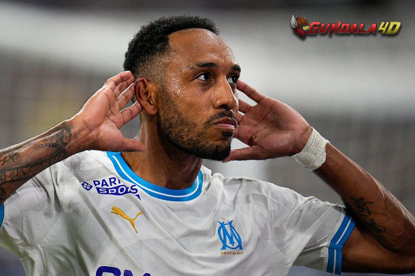 Aubameyang Setelah Dicampakkan Barcelona: Sudah 21 Gol Musim Ini, Top Skor Sepanjang Masa UEL