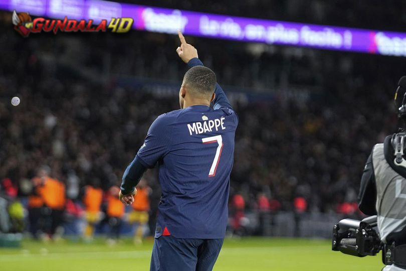 Barcelona Pernah Sia-siakan Kesempatan Rekrut Kylian Mbappe