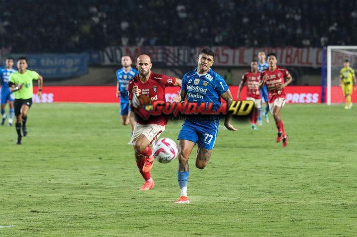 Persib Bandung akan melawan Madura United di final Championship Series Liga 1 2023-224 dalam dua leg Persib Bandung lebih dulu memastikan