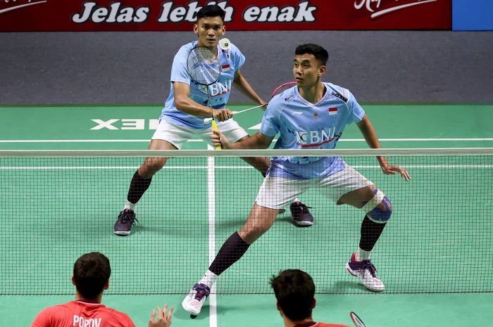 Pasangan ganda putra Indonesia, Muhammad Shohibul Fikri/Bagas Maulana, meneruskan kiprahnya ke babak perempat final Indonesia Open 2024