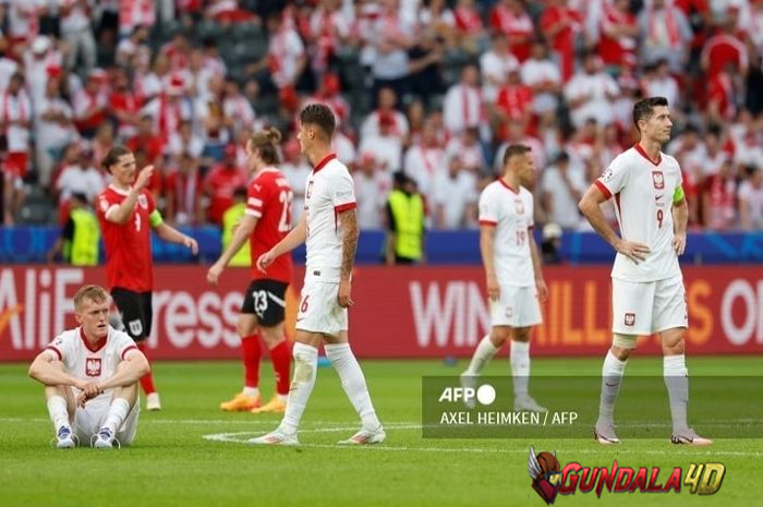 Timnas Austria meraih kemenangan pertama di Euro 2024 setelah menggasak Polandia, yang menurunkan kembali Robert Lewandowski.