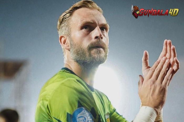 Dewa United resmi memperpanjang kontrak Sonny Stevens dan Yofandani Pranata.Dua nama tersebut merupakan pemain yang berposisi sebagai kiper