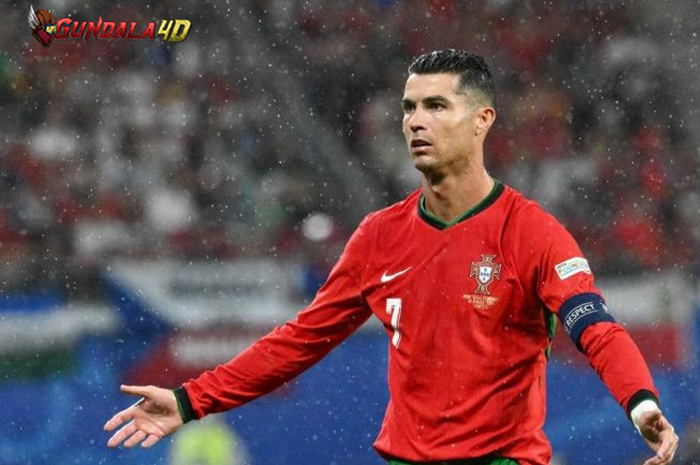 EURO 2024 - Untung Main buat Timnas Portugal, Cristiano Ronaldo bakal Jadi Cadangan Mati kalau di Timnas Inggris