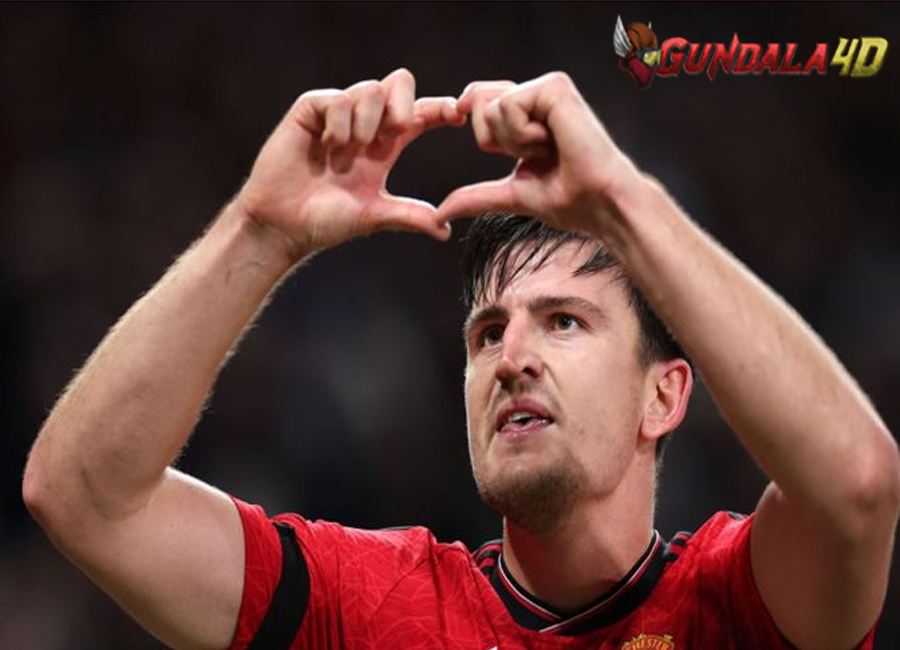 Di tengah upaya Man United mendatangkan dua bek baru, Harry Maguire buka suara soal masa depannya di Old Trafford