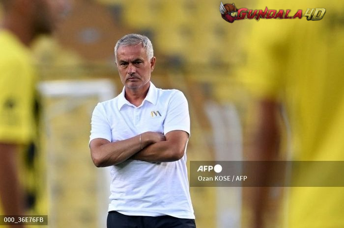 Habis Kiamat di Liga Champions, Fenerbahce Kena Comeback Tim Promosi Liga Turki, Jose Mourinho Marah Pemainnya Tidak Pura-pura Cedera