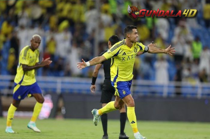 Al Nassr berhasil meraih kemenangan perdana di Liga Arab Saudi musim ini berkat bantuan Cristiano Ronaldo Al Nassr berhadapan dengan Al Feiha