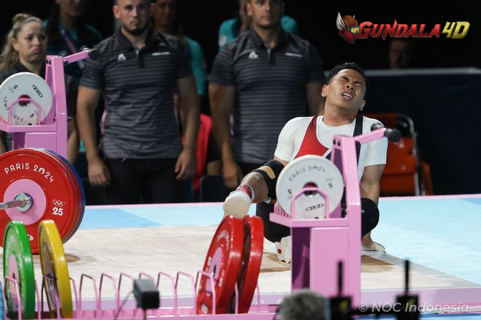 Lifter putra Indonesia, Eko Yuli Irawan, meminta maaf usai tak mampu mempersembahkan medali dari penampilan kelimanya pada Olimpiade