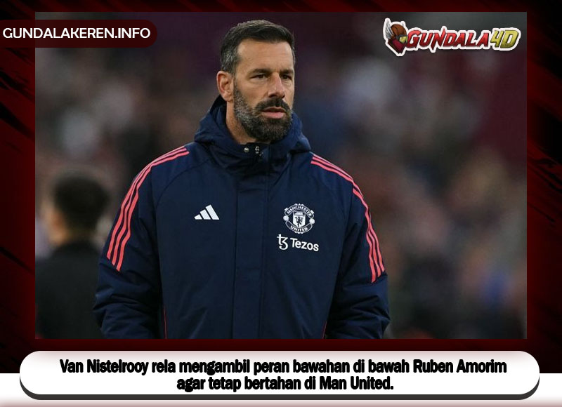 Van Nistelrooy rela mengambil peran bawahan di bawah Ruben Amorim agar tetap bertahan di Man United.